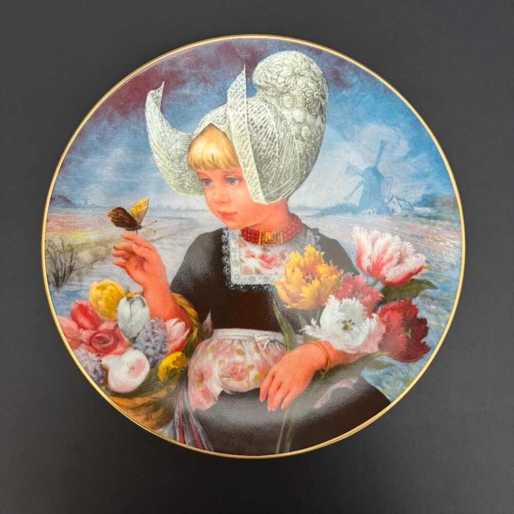 Marijke 5th in series #833 Festival Children of the world 9"